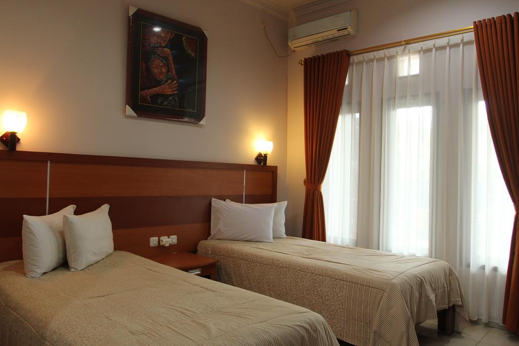 غاروت Hotel Bintang Redannte الغرفة الصورة